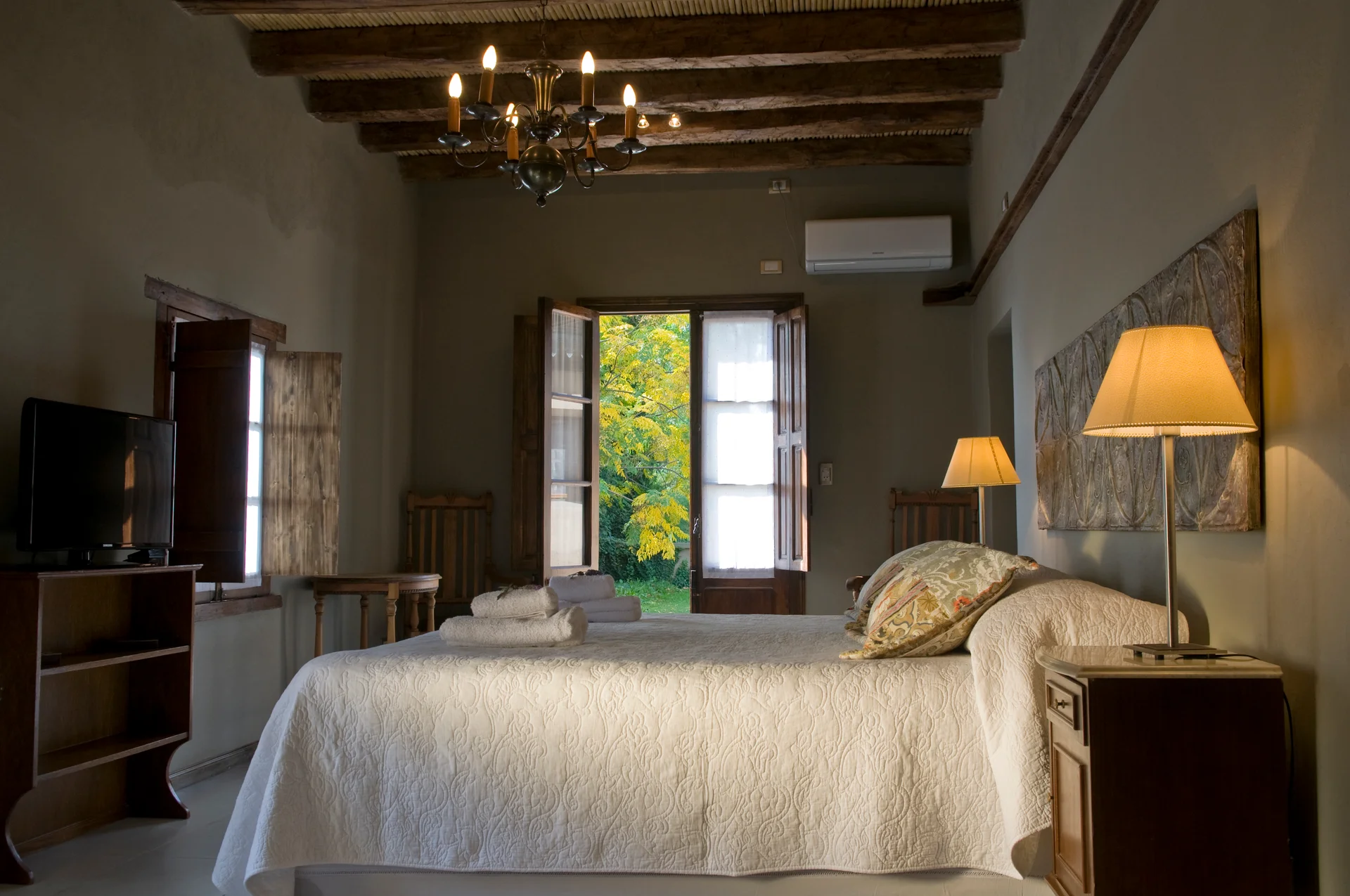 Superior bedroom interior at Verde Oliva boutique hotel Mendoza